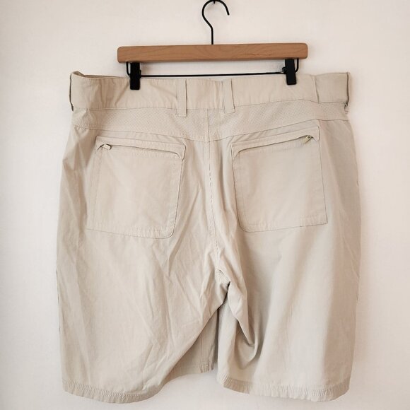 Huk Fishing Shorts Performance Wear Tan Adjustable Waist Outdoors Men's XXL - Picture 2 of 12